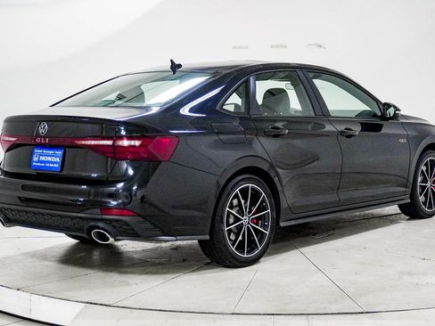 Used 2025 Volkswagen Jetta GLI Autobahn image 10