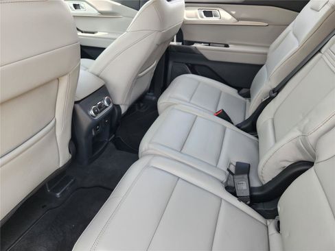 New 2026 Ford Explorer Active w/ Active Comfort Package RWD image 19