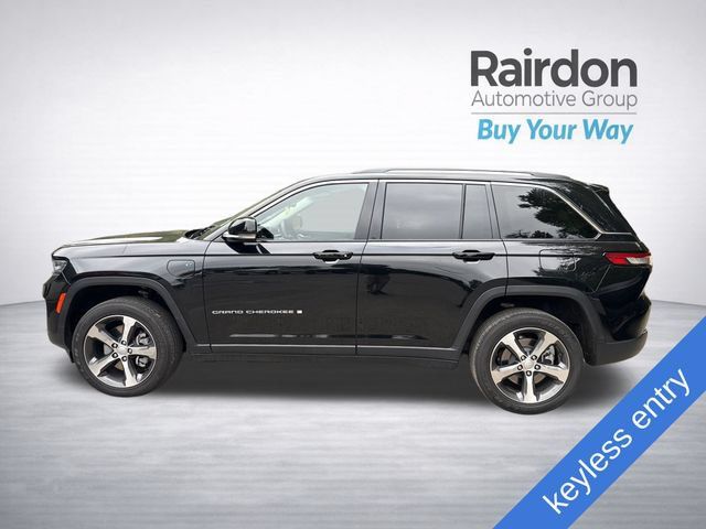 Used 2023 Jeep Grand Cherokee 4WD 4xe image 4