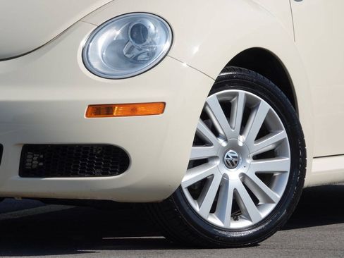 Used 2008 Volkswagen Beetle SE FWD image 17