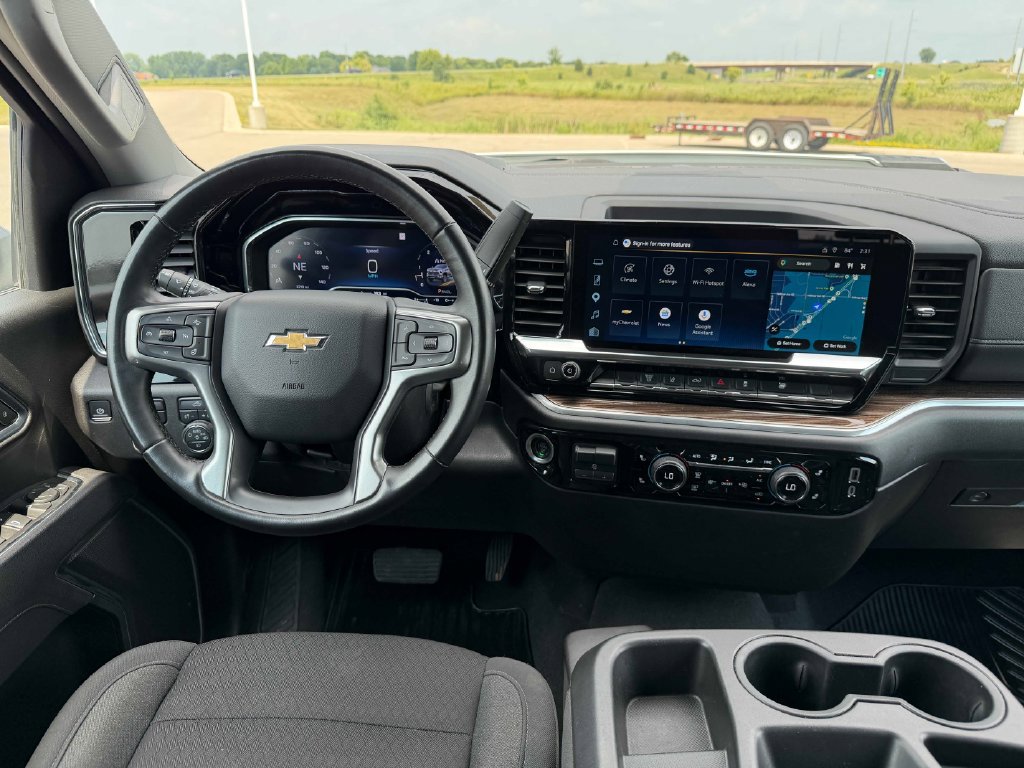 Used 2025 Chevrolet Silverado 2500 LT w/ Convenience Package AWD/4WD image 29