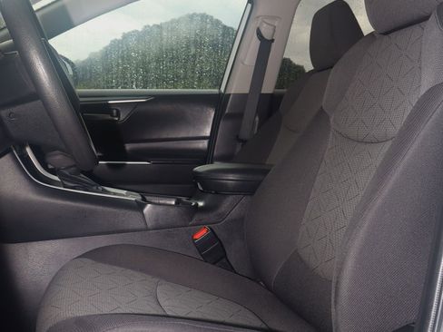 Used 2023 Toyota RAV4 XLE image 16