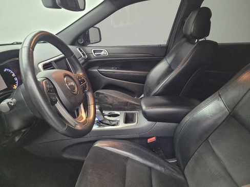 Used 2018 Jeep Grand Cherokee Altitude AWD/4WD image 17