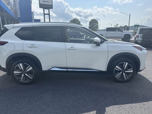 Used 2023 Nissan Rogue SL AWD/4WD image 2
