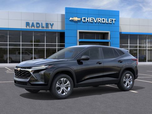 New 2026 Chevrolet Trax LS image 2