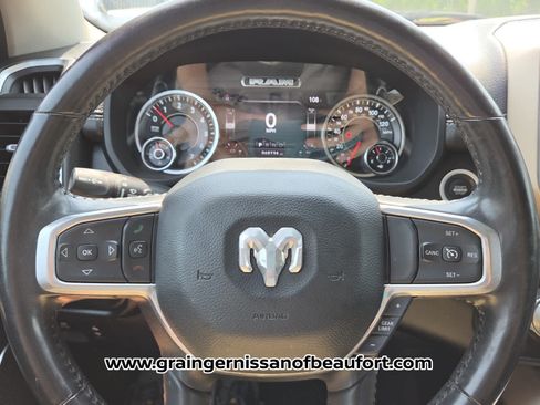 Used 2022 RAM 1500 Laramie AWD/4WD image 11