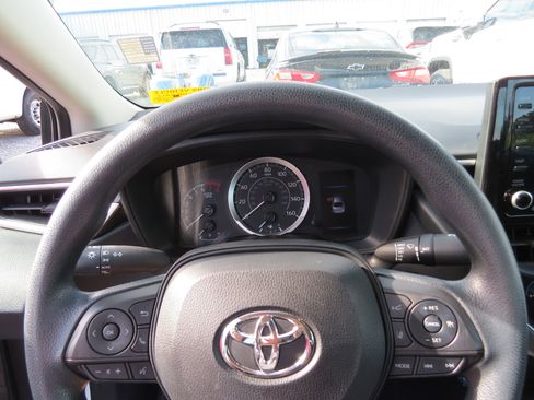Used 2022 Toyota Corolla LE w/ LE Convenience Package image 22