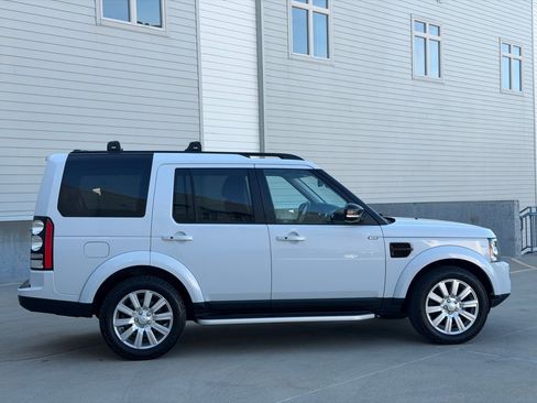 Used 2016 Land Rover LR4 HSE AWD/4WD image 2