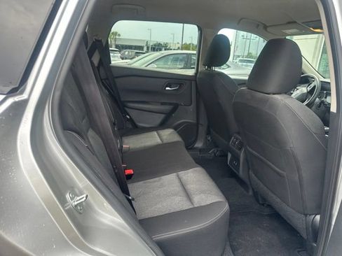 Used 2025 Nissan Rogue SV FWD image 7