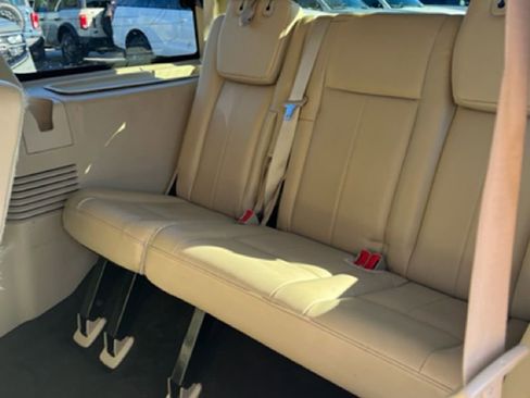 Used 2016 Ford Expedition Limited image 13