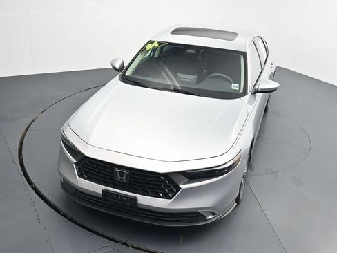 Used 2024 Honda Accord EX image 11