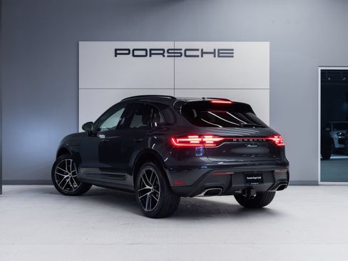 Certified 2026 Porsche Macan AWD/4WD image 3