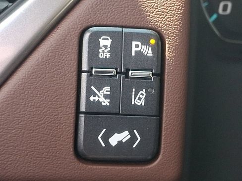 Used 2015 Chevrolet Tahoe LTZ AWD/4WD image 26