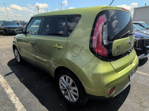 Used 2018 Kia Soul + FWD image 5