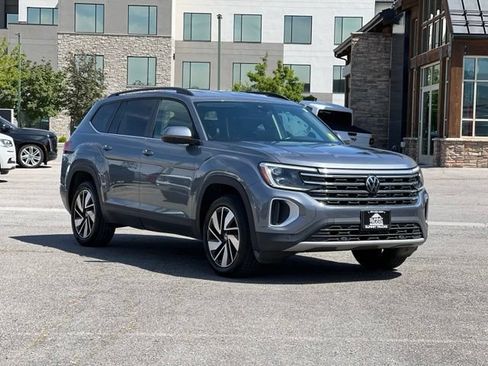 Used 2024 Volkswagen Atlas SE AWD/4WD image 1
