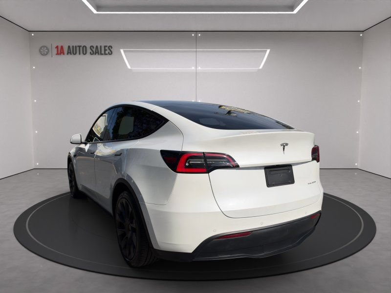 Used 2021 Tesla Model Y Long Range AWD/4WD image 3