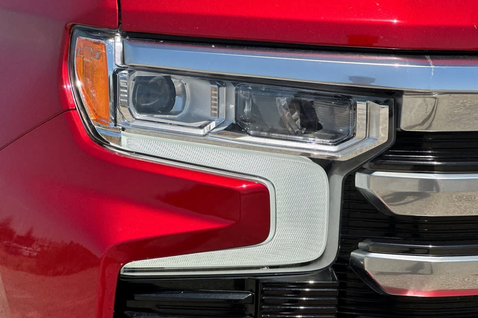 Used 2023 Chevrolet Silverado 1500 High Country w/ High Country Premium Package AWD/4WD image 33