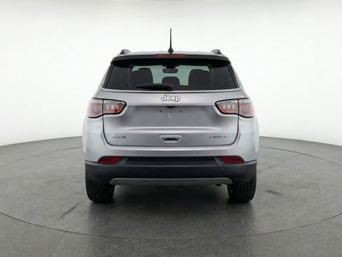 Used 2025 Jeep Compass Limited image 7