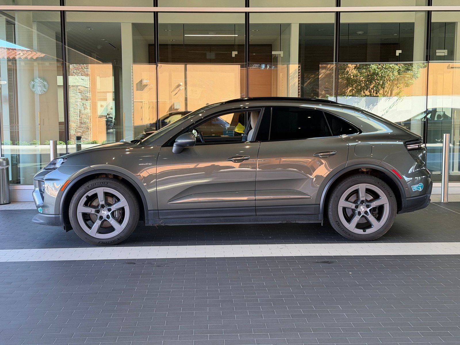 Certified 2024 Porsche Macan 4 Electric w/ Premium Package AWD/4WD image 2