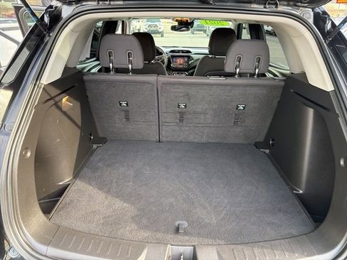 Used 2021 Chevrolet TrailBlazer LT w/ Convenience Package image 12