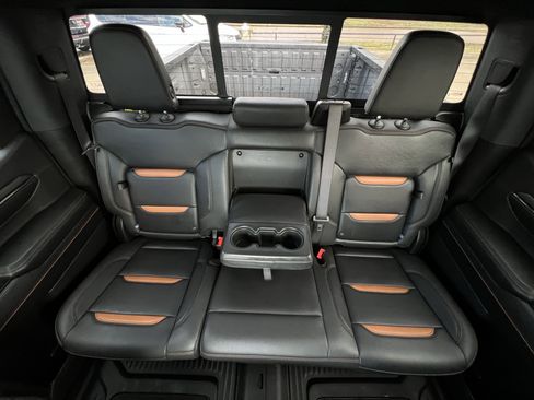 Used 2024 GMC Sierra 1500 AT4 w/ Technology Package image 26