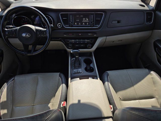 Used 2017 Kia Sedona LX w/ LX Essentials Premium Package FWD image 15