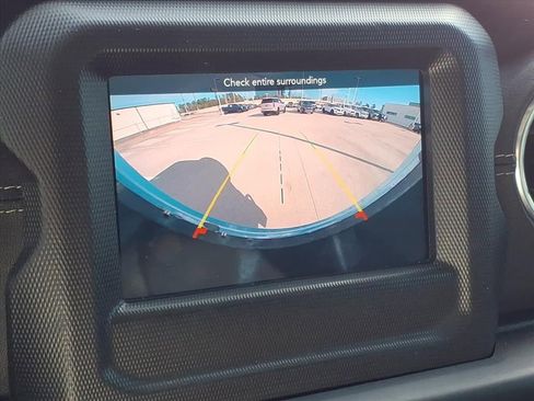 Used 2019 Jeep Wrangler Unlimited Sahara image 25