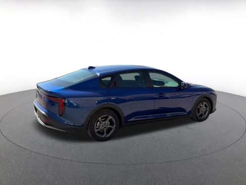 Used 2025 Kia K4 LXS image 15