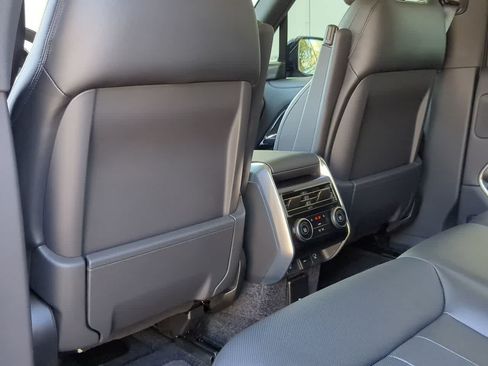 Certified 2025 Land Rover Range Rover SE AWD/4WD image 19