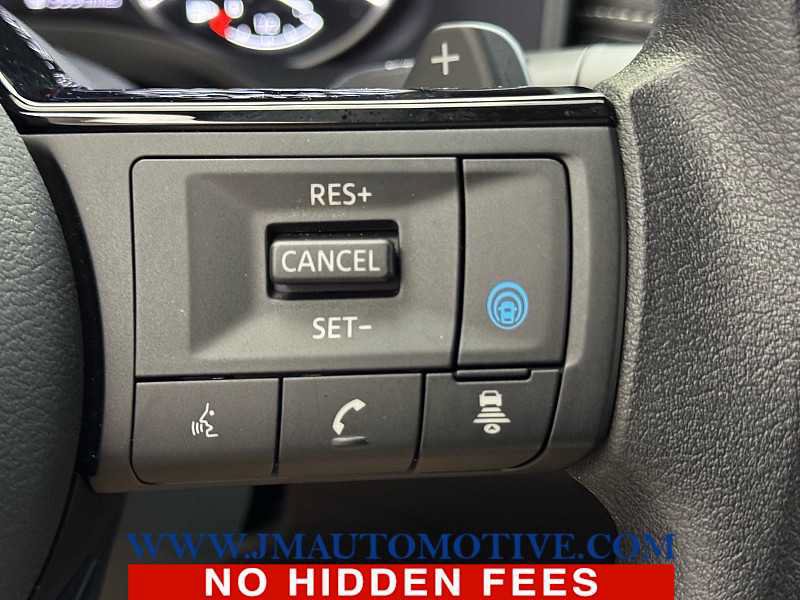 Used 2023 Nissan Rogue SV AWD/4WD image 35