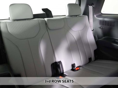 Used 2024 Hyundai Palisade SEL w/ Premium Package image 12