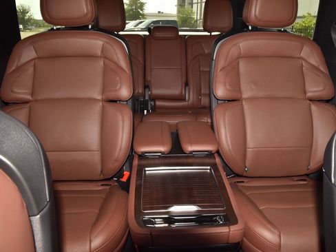 New 2025 Lincoln Navigator L Reserve image 22