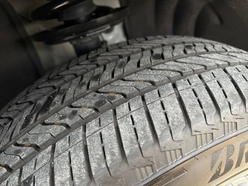 Used 2025 GMC Acadia Elevation image 32