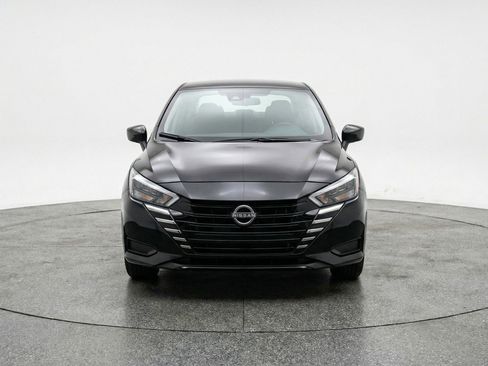 Used 2025 Nissan Versa SV image 2