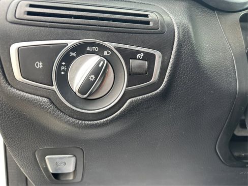 Used 2020 Mercedes-Benz GLC 300 image 19