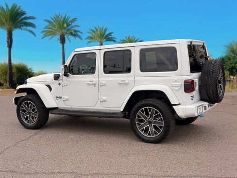 Used 2024 Jeep Wrangler High Altitude AWD/4WD image 3