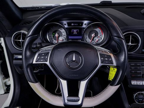 Used 2015 Mercedes-Benz SL 550 image 8