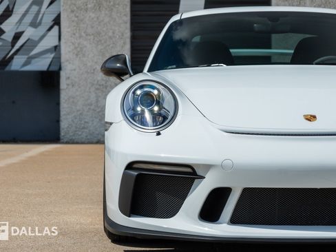 Used 2018 Porsche 911 GT3 w/ Sport Chrono Package RWD image 5