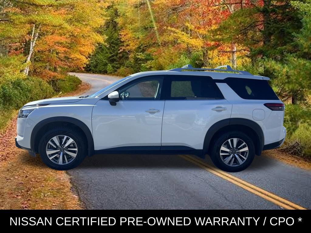 Certified 2023 Nissan Pathfinder SL w/ Black Appearance Package AWD/4WD image 10