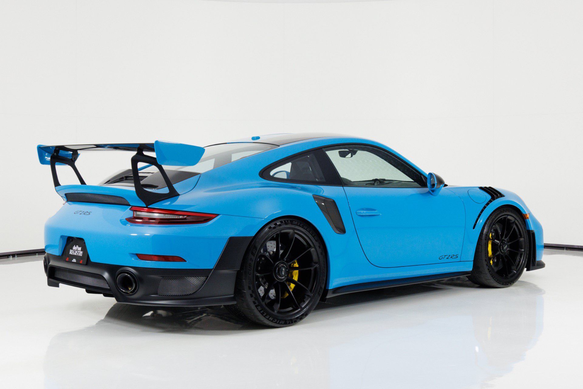 Used 2019 Porsche 911 GT2 RS RWD image 3