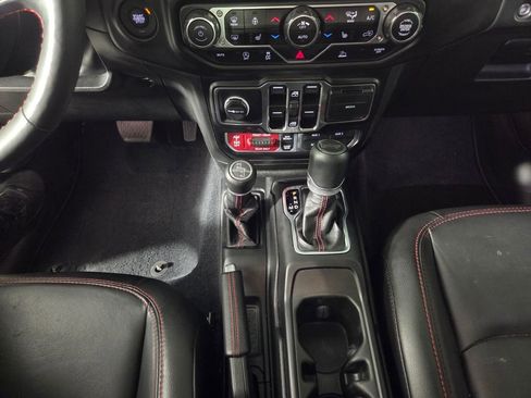 Used 2023 Jeep Wrangler Unlimited Rubicon w/ Cold Weather Group AWD/4WD image 14