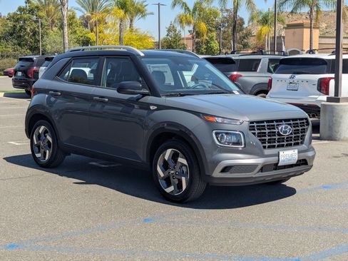 New 2025 Hyundai Venue Limited image 8