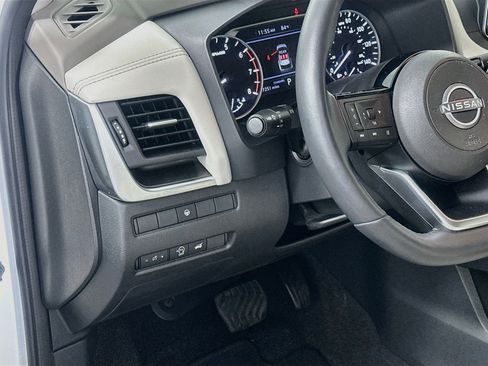 Used 2023 Nissan Rogue SV w/ SV Premium B Package FWD image 17