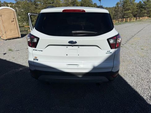 Used 2018 Ford Escape SE image 2