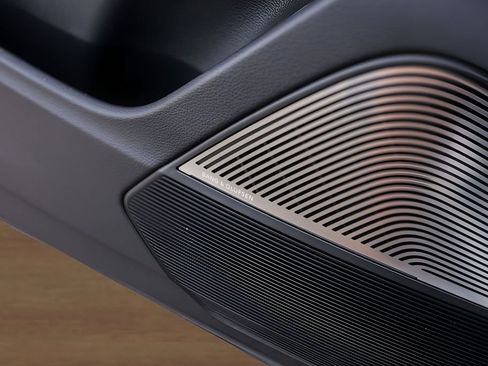 Used 2023 Audi Q8 Prestige image 21