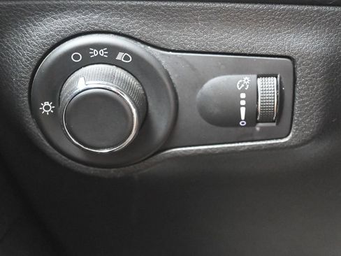 Used 2017 Jeep Compass Sport w/ Cold Weather Group AWD/4WD image 19