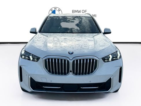 Used 2025 BMW X5 sDrive40i w/ Executive Package RWD image 2