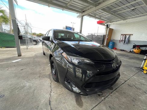 Used 2017 Toyota Corolla LE FWD image 4