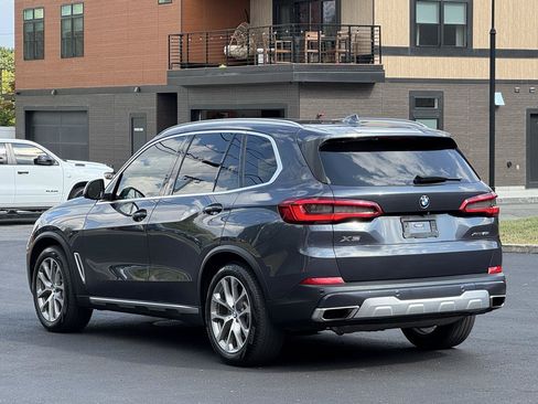 Used 2019 BMW X5 xDrive50i w/ Parking Assistance Package AWD/4WD image 4