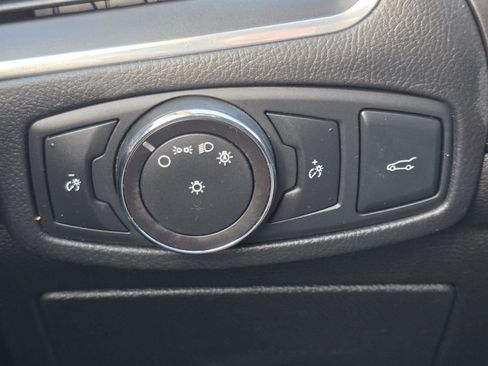 Used 2018 Ford Edge Titanium w/ Technology Package image 11